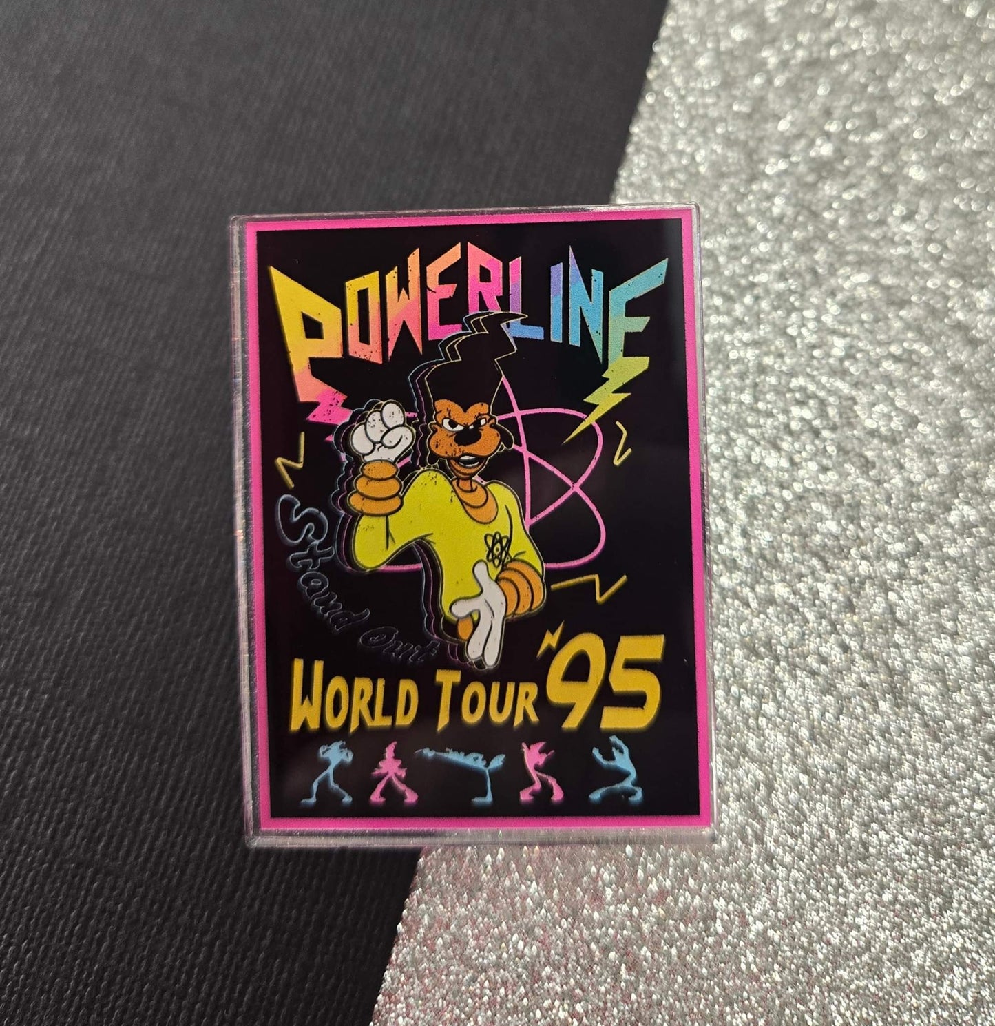 "World Tour '95” Phone Grip